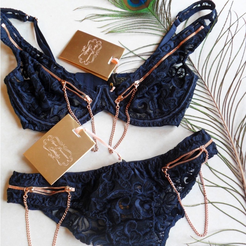 Agent Provocateur Soirée Terri Panties- Size 4 Large, Blue Lace w Chains💙 NWT